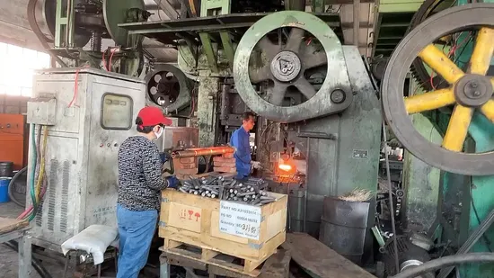 Изготовленная на заказ ковка латуни OEM, горячая ковка и механическая обработка поковок